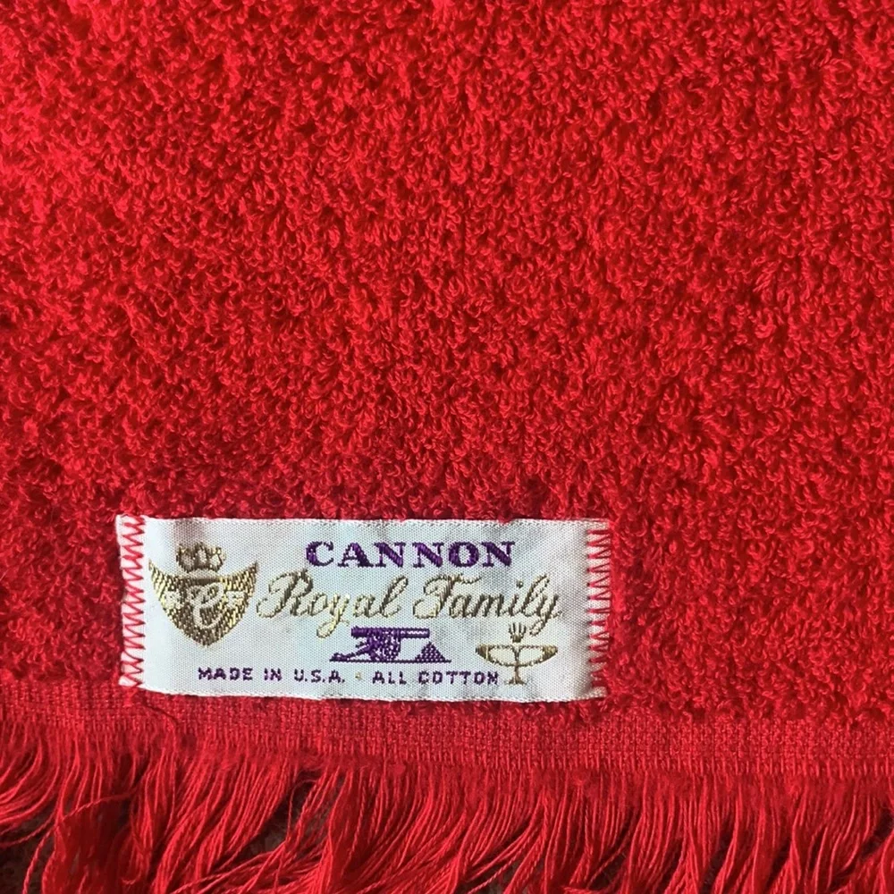 Vintage Red Raspberry Cannon Royal Family Fringe Bath Towel USA Jacquard